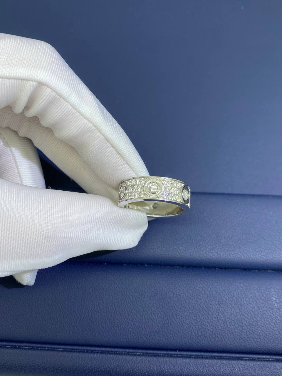 Love full pavé diamond ring classic model
