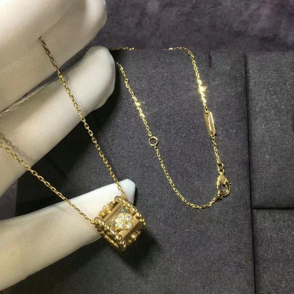 VC pendant with diamonds