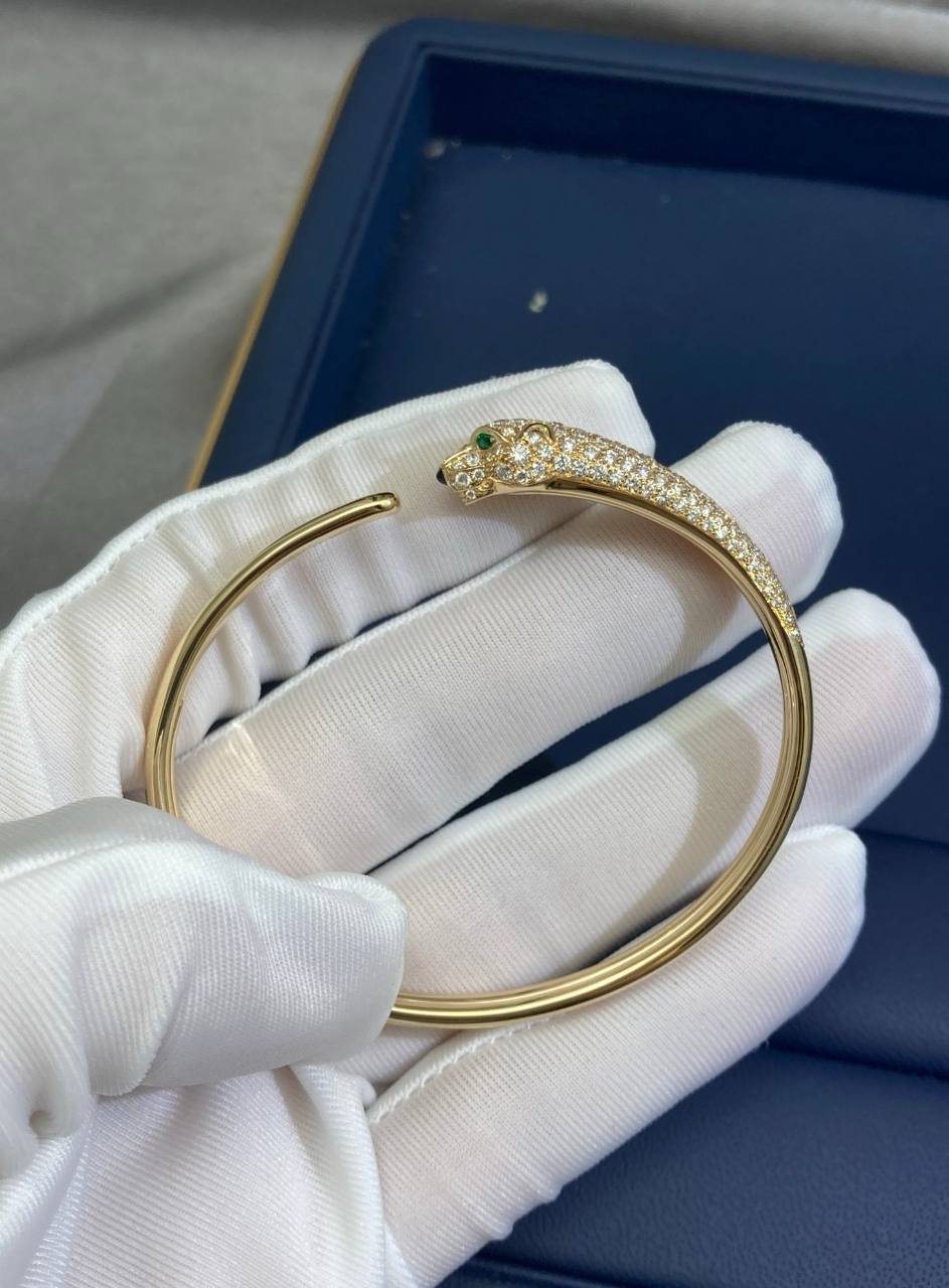 Panther bracelet with half pavé diamonds