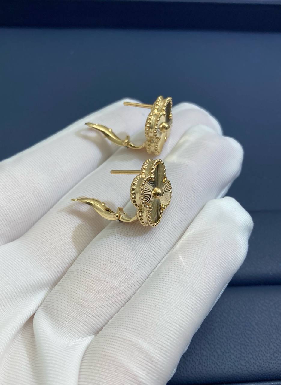 VC Guilloché earrings