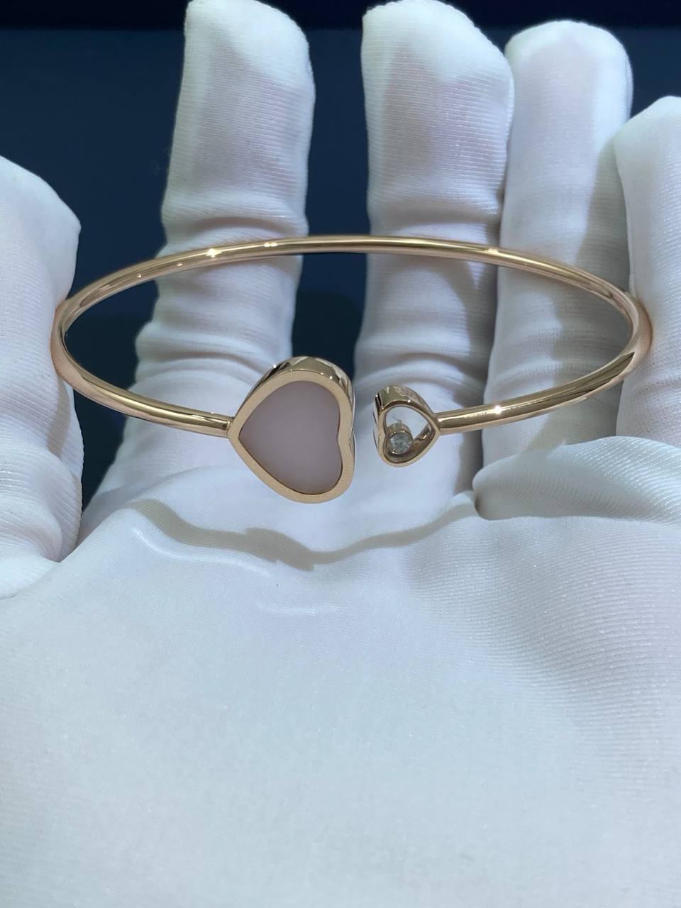 Heart bracelet with a single diamond