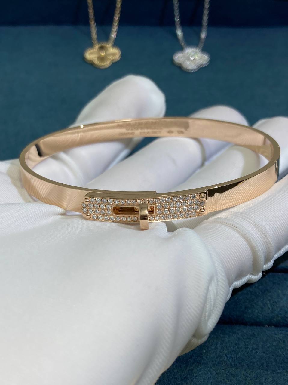 a. Kelly bracelet with diamonds