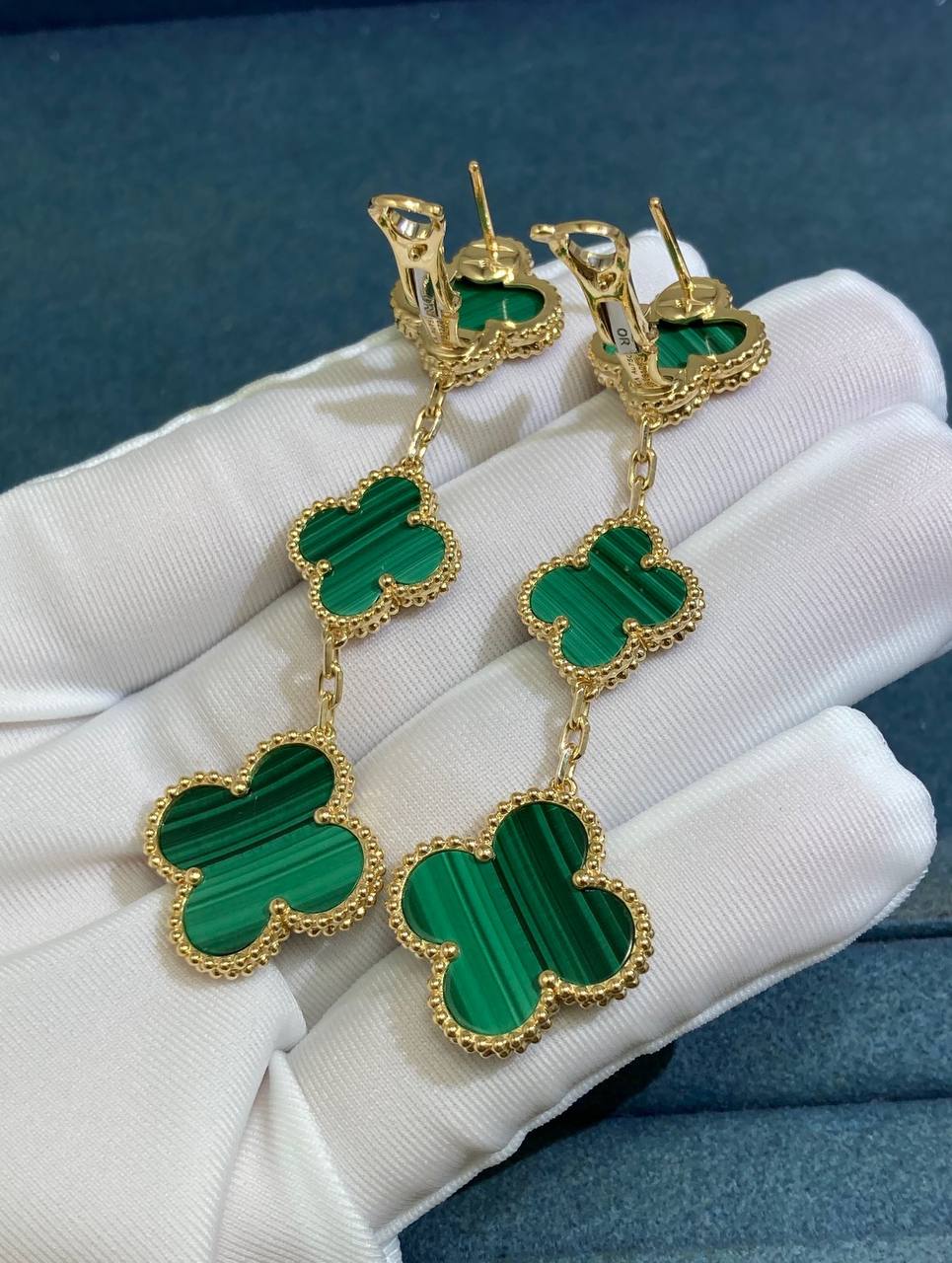 VC 3 motif Malachite earrings