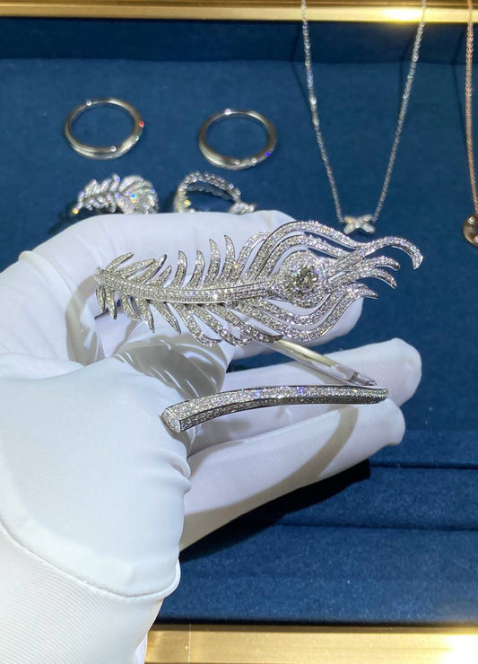 Bracelet en diamants entièrement pavé de plumes Bchrn
