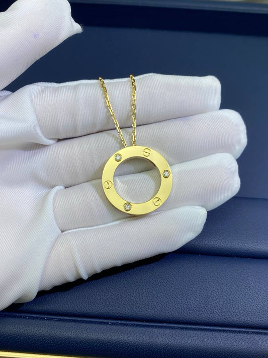 Love pendant with 3 diamonds