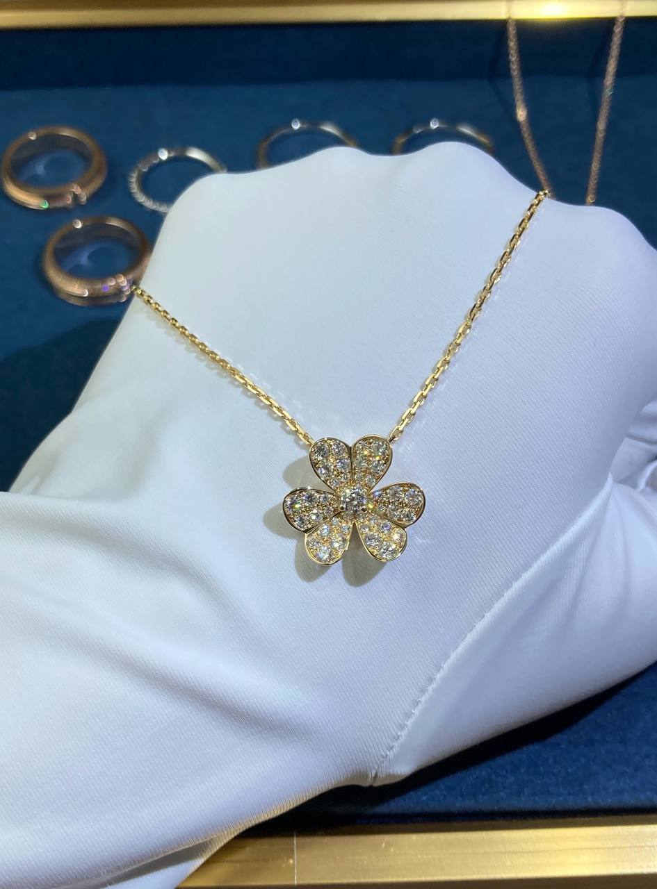 VC FLoral full pavé pendant Small model