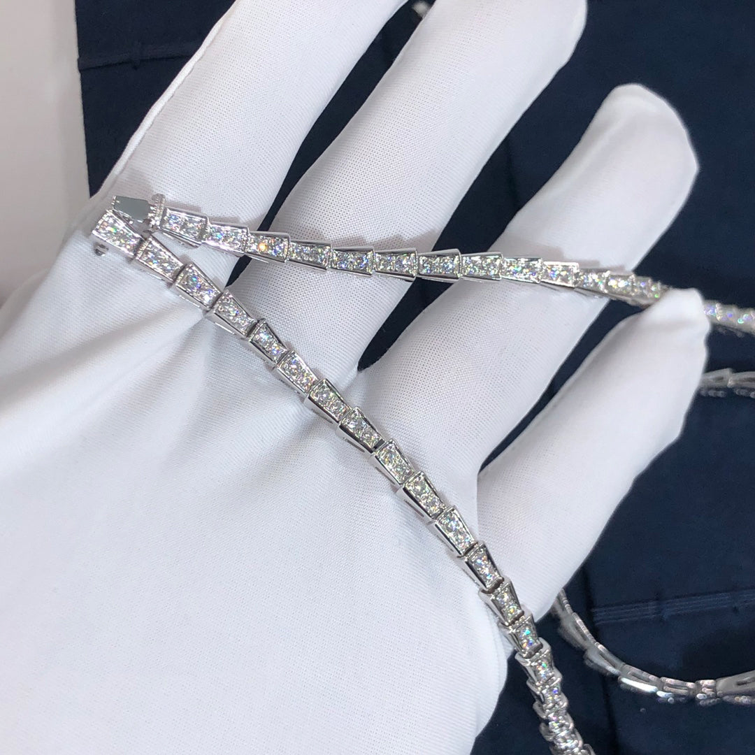 Serpent Diamond necklace