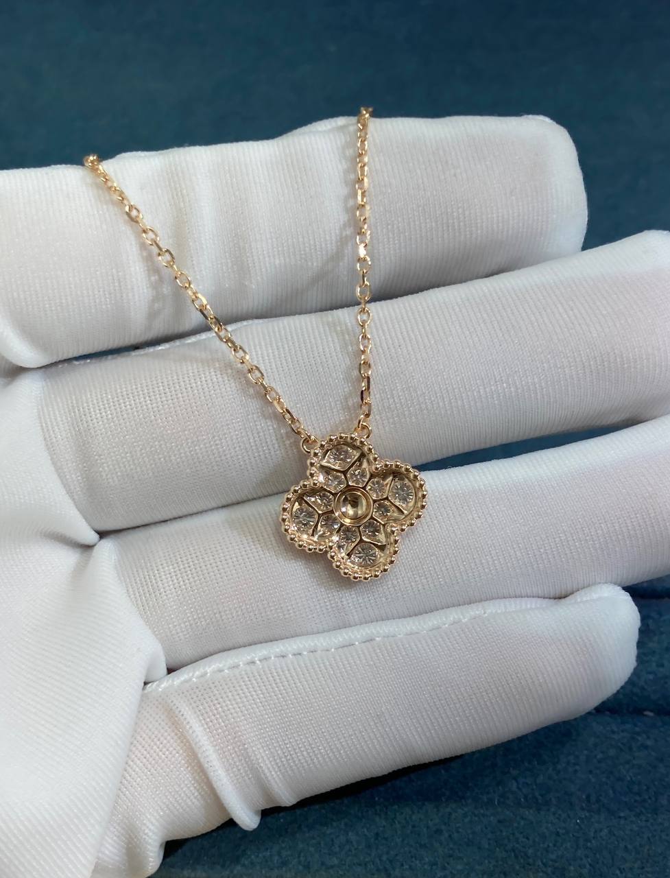 VC diamond pendant