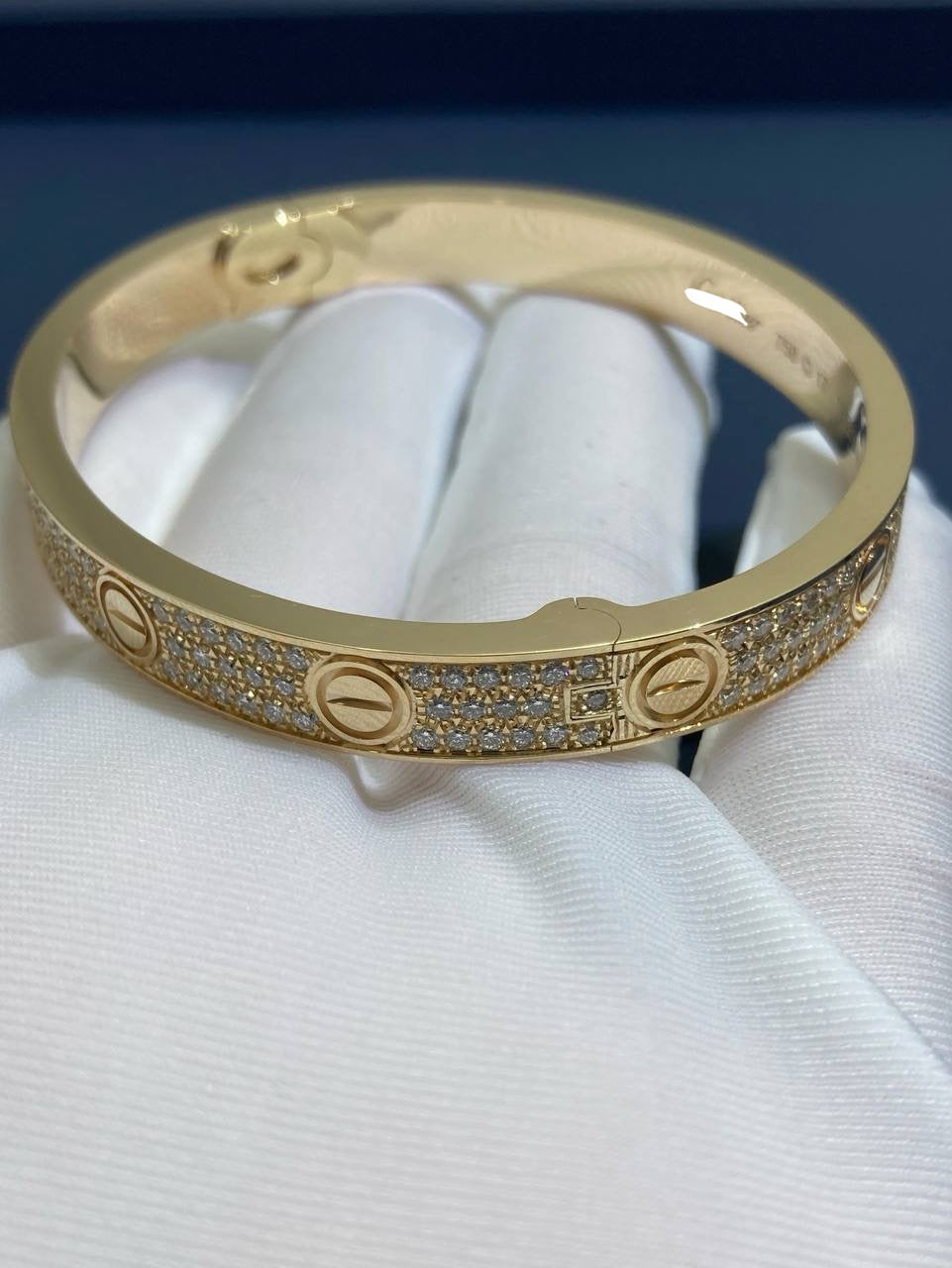 Love bracelet diamond-paved