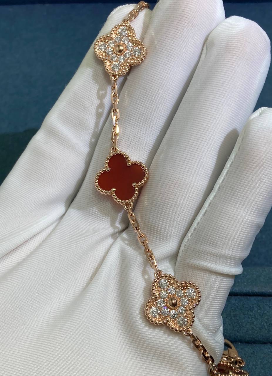 VC bracelet with Carnelian and diamonds