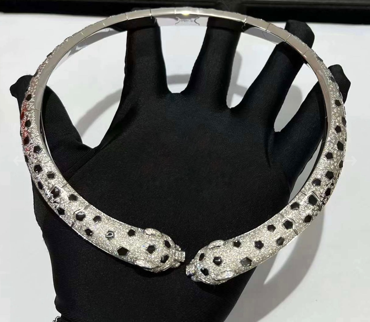 Panther full pavé diamond necklace