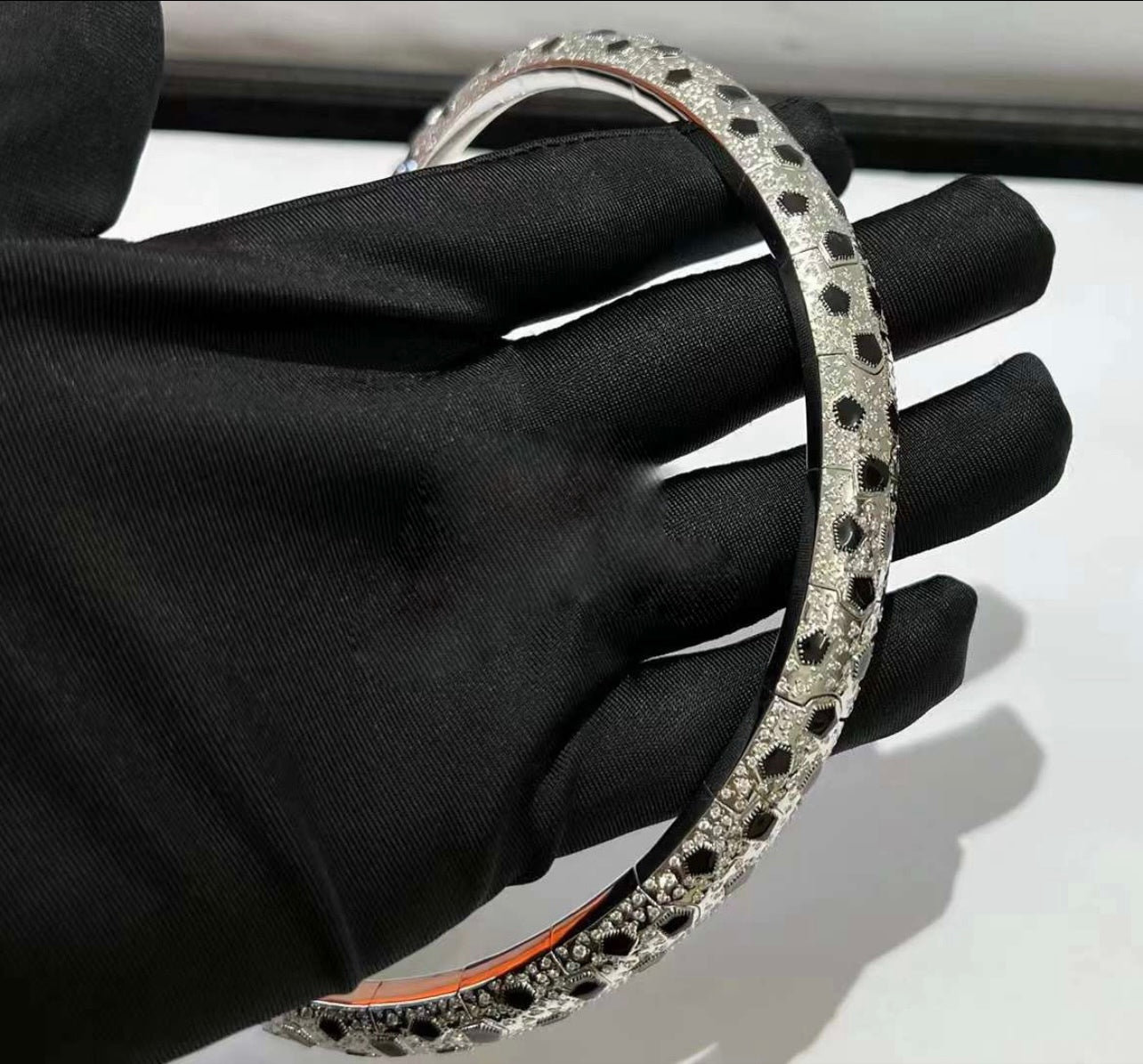 Panther full pavé diamond necklace
