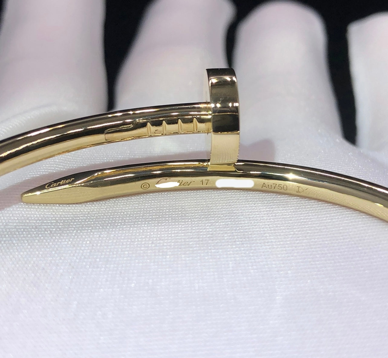 Nail Inspired bracelet model M