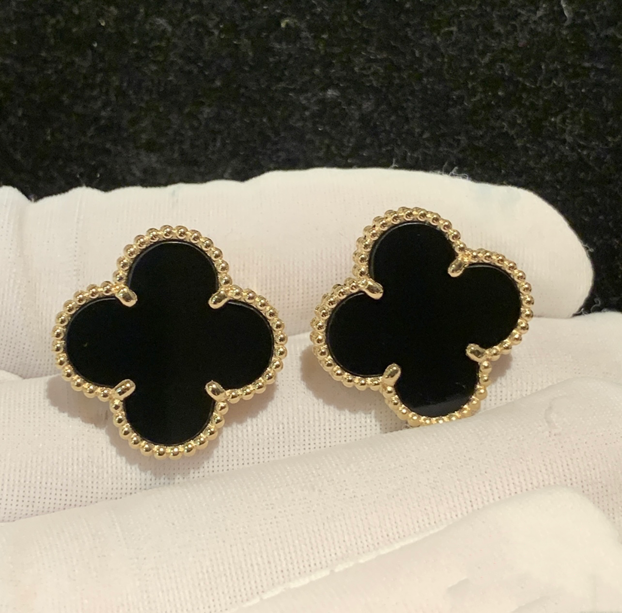 VC Onyx earrings 20mm