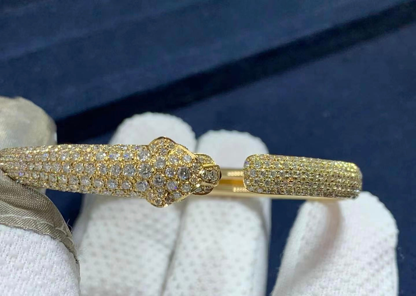 Panther full pavé diamond bracelet